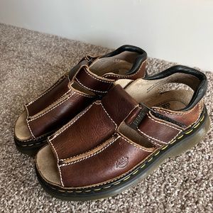 Dr.Martens vintage Y2K made in England Sz 7. Brown leather fisherman sandals.